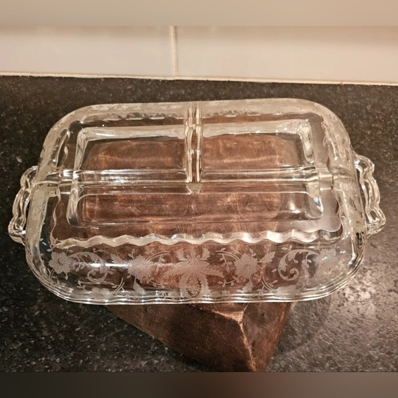 Vintage viking glass etched and handled with 3 divided sections serving piece - Picture 6 of 6